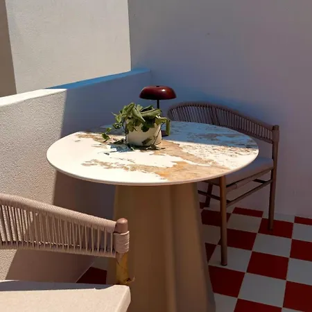펜션 Bluewaves Sunstone Terrace House *