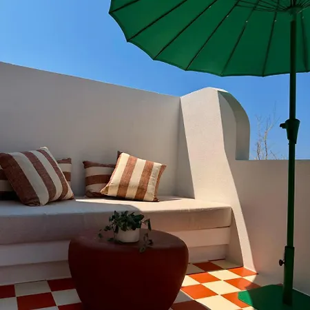 Bluewaves Sunstone Terrace House 펜션 *